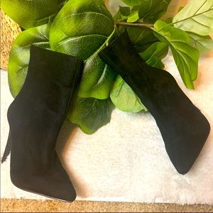 Forever 21 Suede Ankle Pointy Toe Heel Boot Size 6